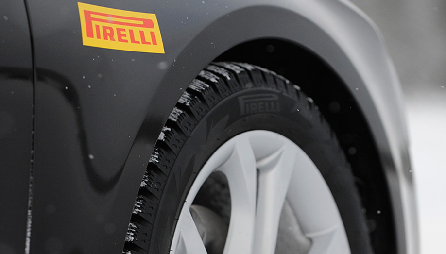 Зимние шины Pirelli Ice Zero на автомобиле